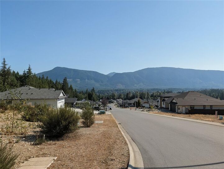 Property Photo: 553 Mountain View Dr BC V0R 2G1