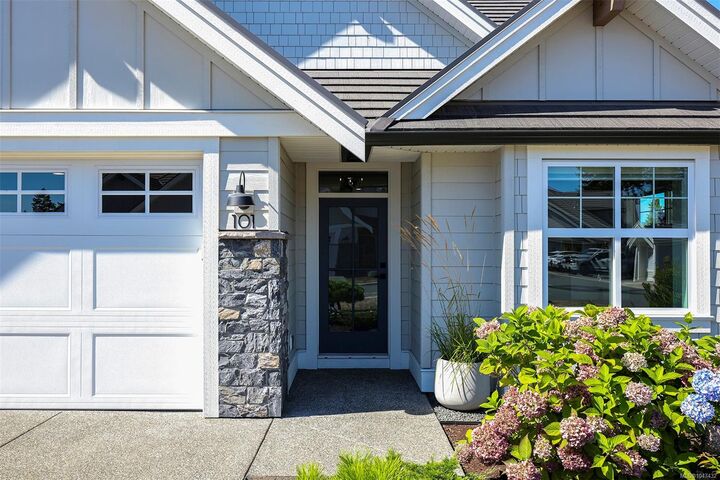 Property Photo: 1444 Crown Isle Dr #101 BC V9N 0B8