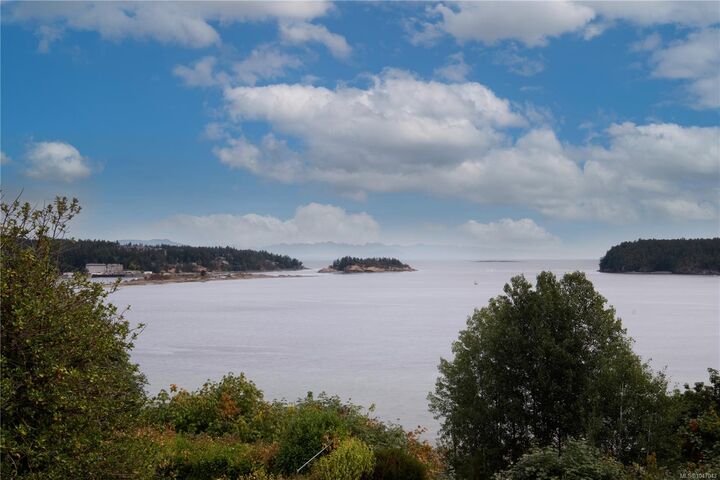 Property Photo: 2562 Departure Bay Rd #325 BC V9R 5J6
