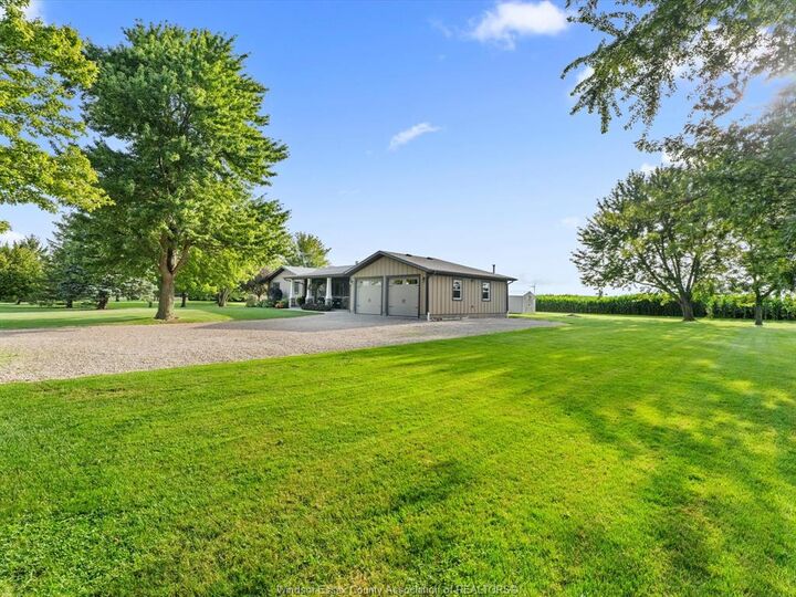 Property Photo:  1976 Lakeshore Road 123  ON N0R 1V0 