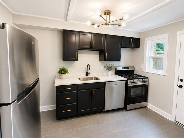 Property Photo:  543 Fordham Ave  PA 15226 