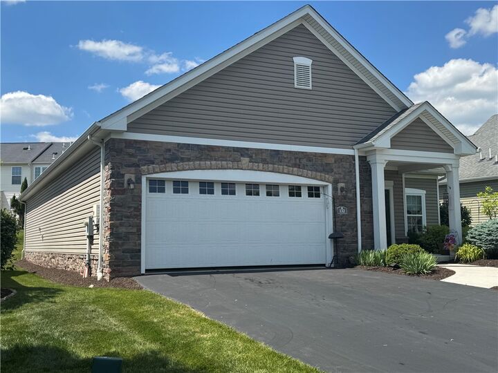 Property Photo: 132 Cobblestone Dr PA 15237