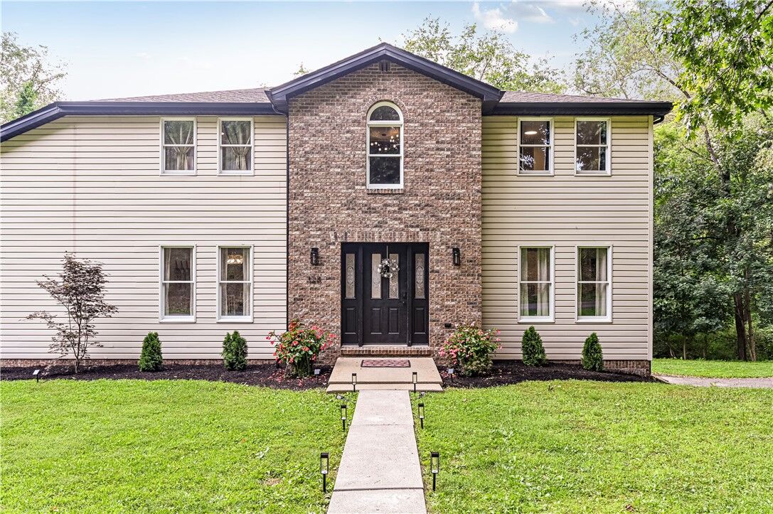 Property Photo: 328 Comstock Dr PA 15642