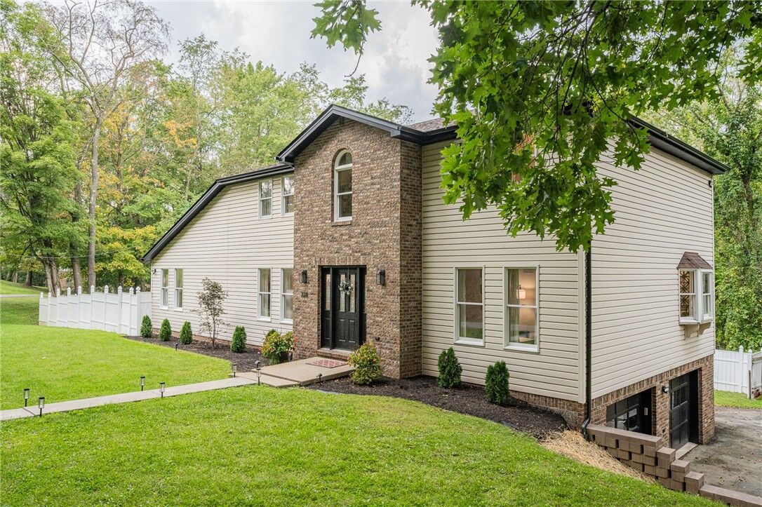Property Photo: 328 Comstock Dr PA 15642