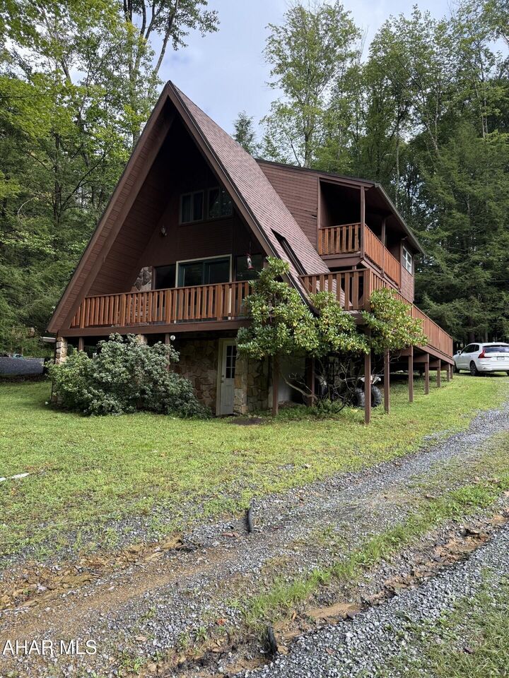 Property Photo: 405 Red Oak Road PA 16640
