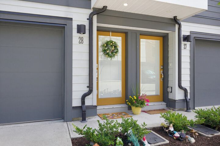 Property Photo: 1502 McCallum Road 28 BC V2S 0K7