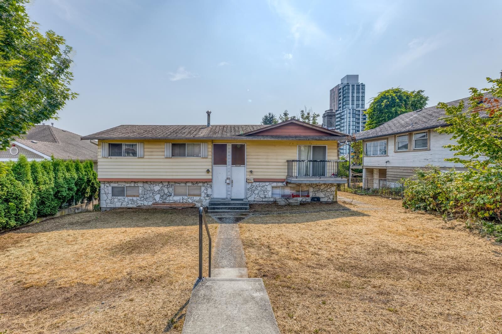 Property Photo: 920 Harris Avenue BC V3K 1S1