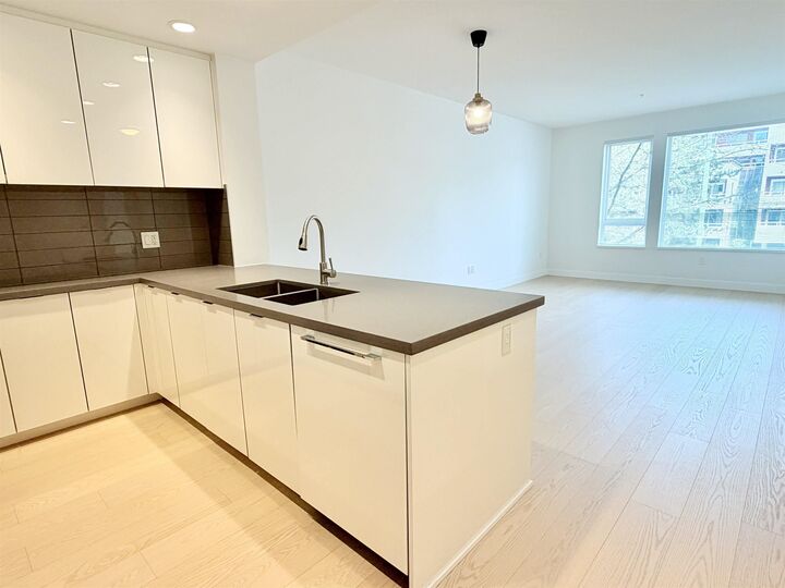 Property Photo:  255 W 1st Street 319  BC V7M 3G8 