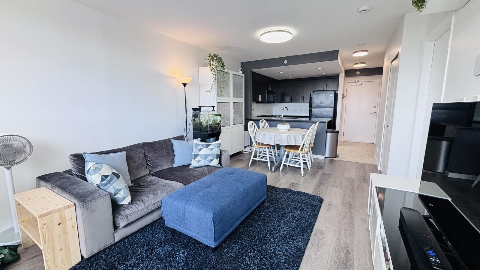 Property Photo:  555 Delestre Avenue 1907  BC V3K 0A9 