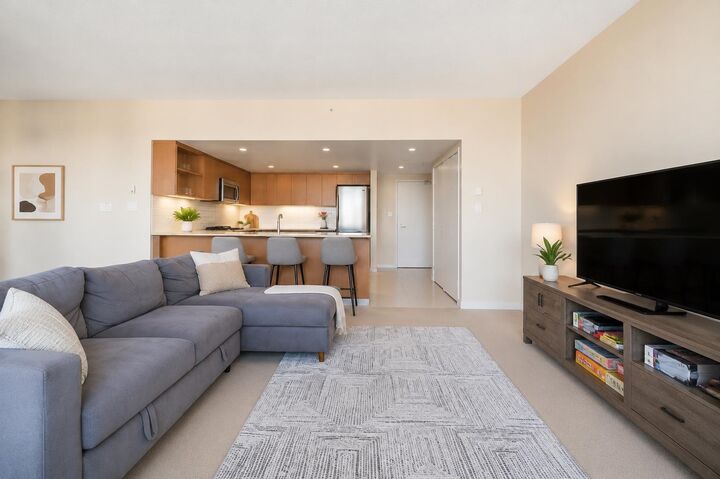 Property Photo: 522 W 8th Avenue 812 BC V5Z 0A9