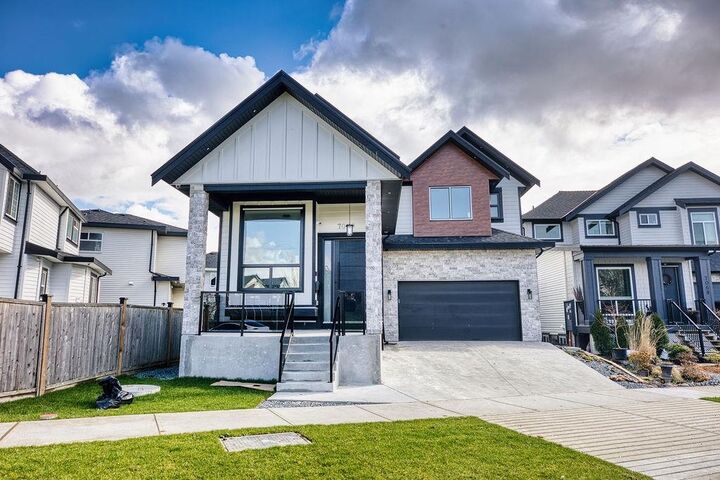 Photo de la propriété:  7080 192A Street  BC V4N 6V1 