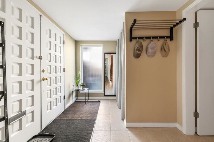 Property Photo: 9551 Snowdon Avenue BC V7A 2M2
