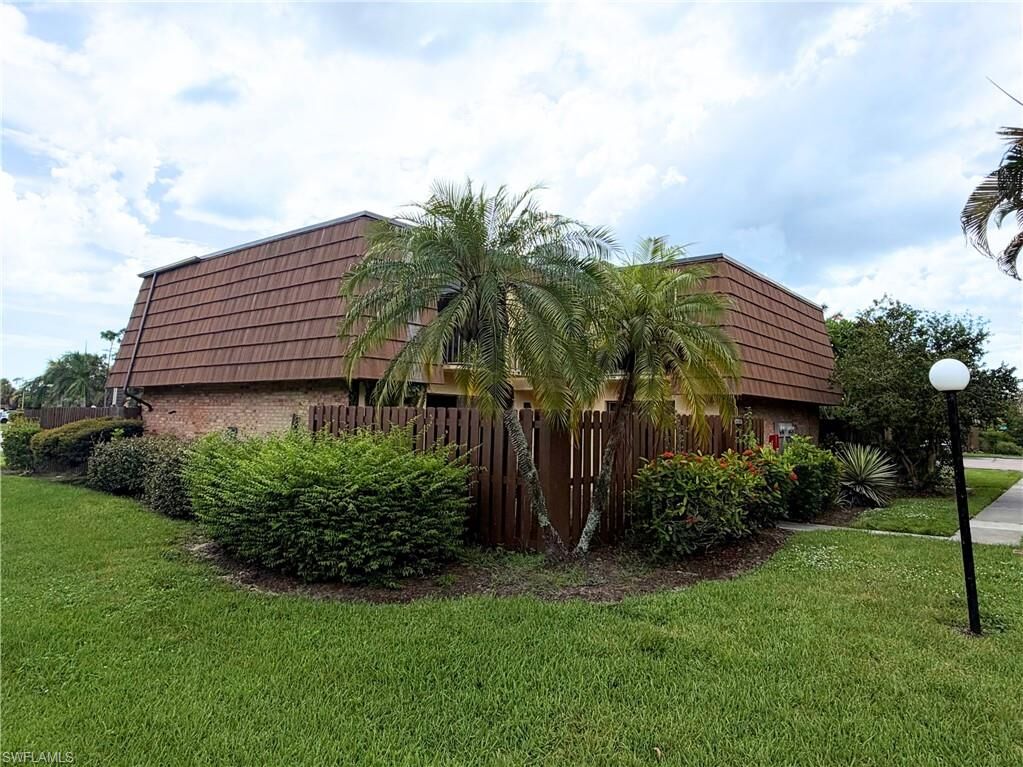 Property Photo: 1635 Park Meadows Dr 3 FL 33907
