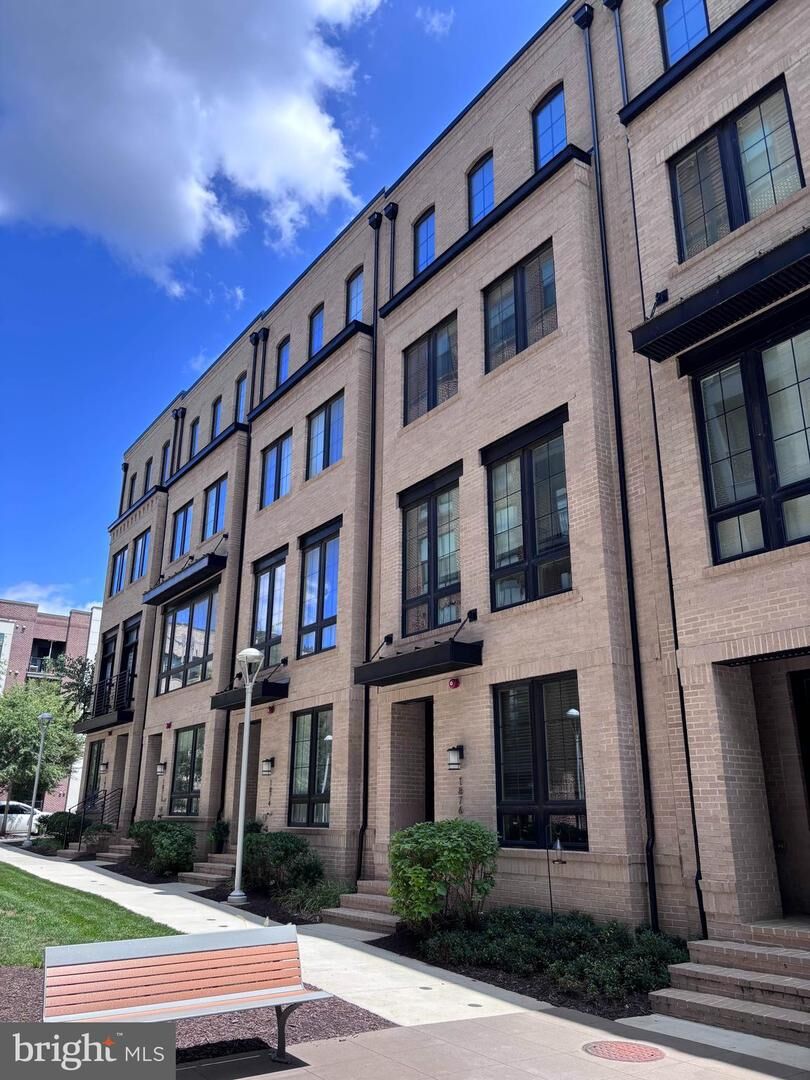 Property Photo:  1876 Easterly Road  VA 20190 