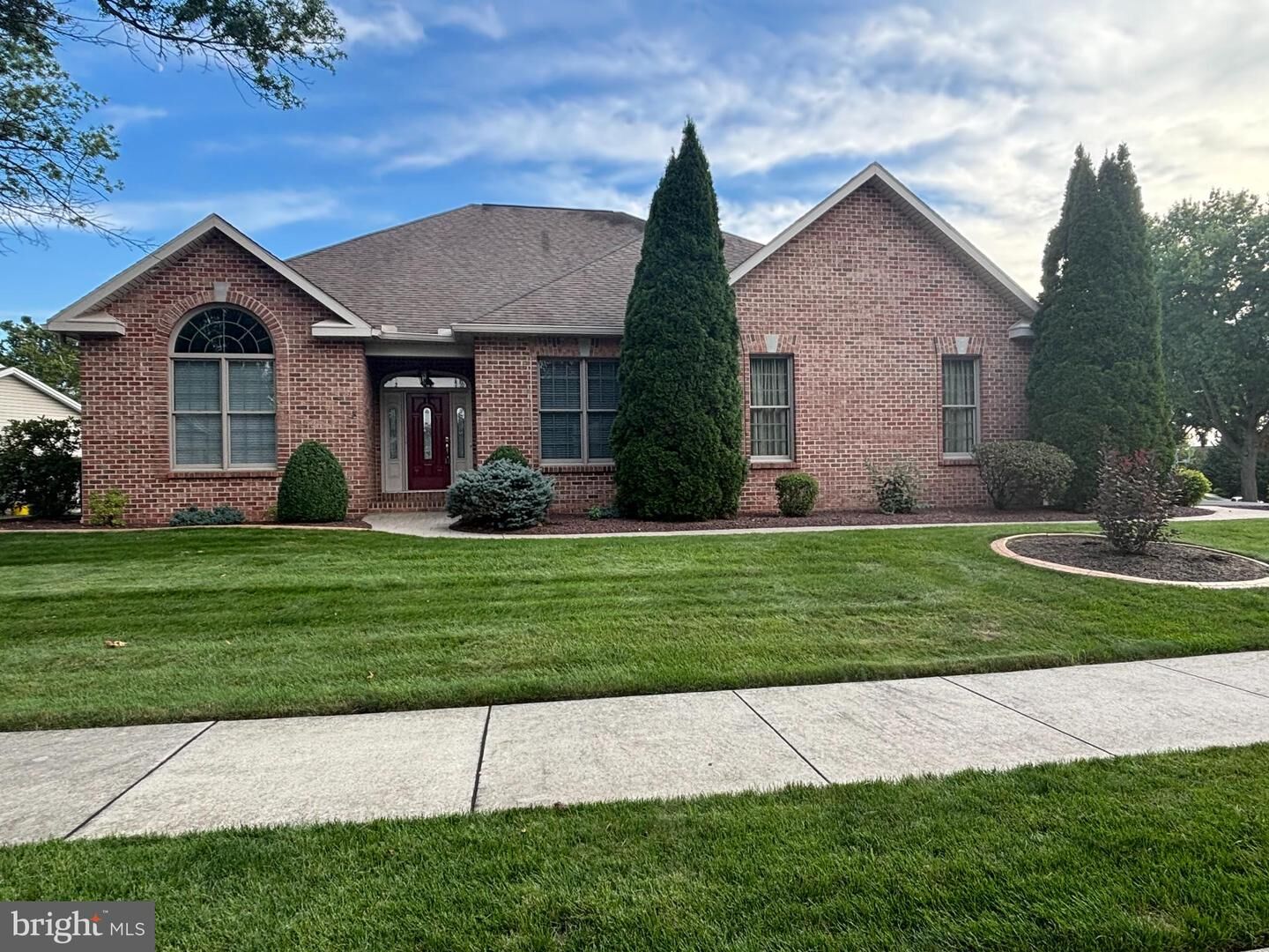 Property Photo:  108 Pin Oak Drive  PA 17070 
