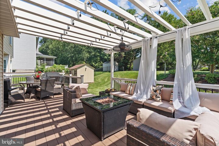 Property Photo:  6208 Greenleaf Lane E  MD 21075 