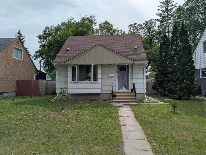 Property Photo:  656 Munroe Avenue  MB R2K 1H8 