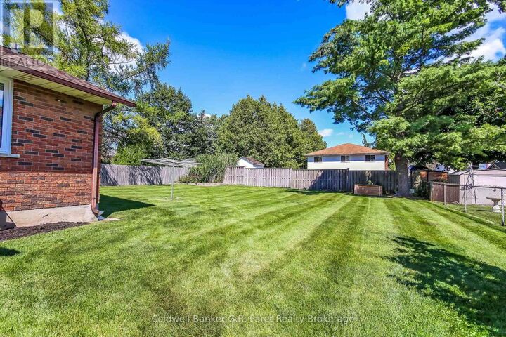Property Photo:  28 Woodcock Drive  ON N4G 4M2 