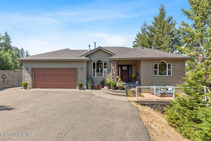 Property Photo:  3807 E Avery Ln  ID 83814 