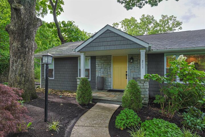 Property Photo:  211 Hilltop Lane  OH 45215 
