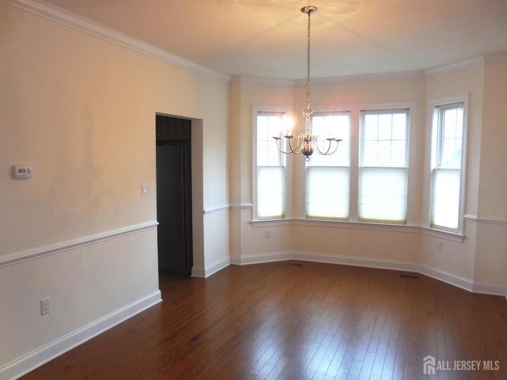 Property Photo:  9 Comstock Lane  NJ 08558 