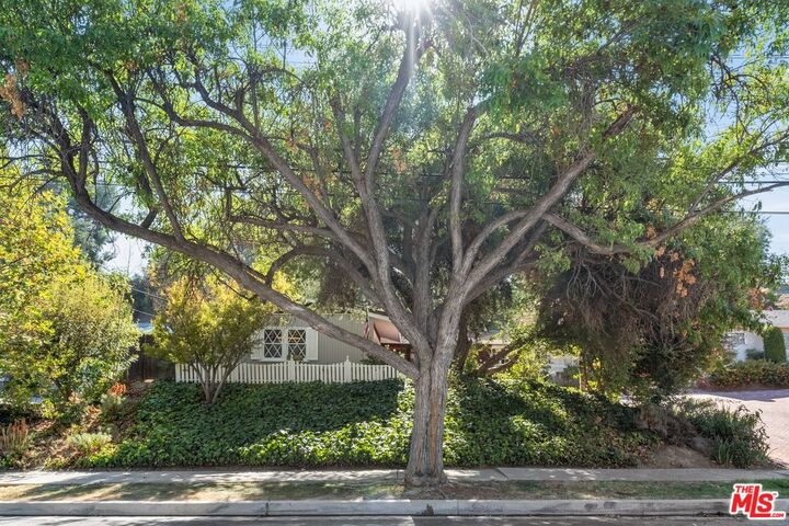 Property Photo: 5824 Laramie Ave CA 91367
