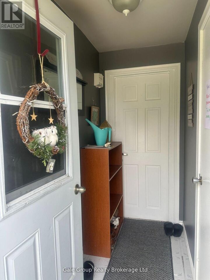 Property Photo:  75 Springbank Avenue North 7  ON N4S 7P7 
