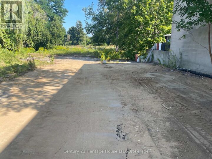 Property Photo:  335 Queensway W South  ON N3Y 2M9 