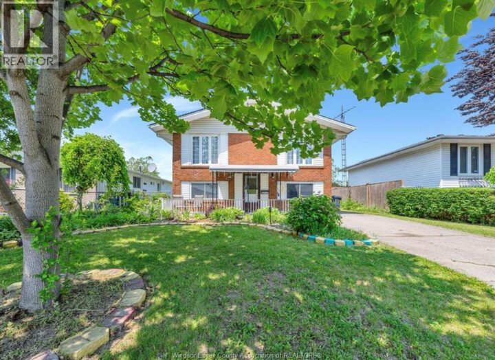 Property Photo:  10670 Lambeth Road  ON N8R 1C9 