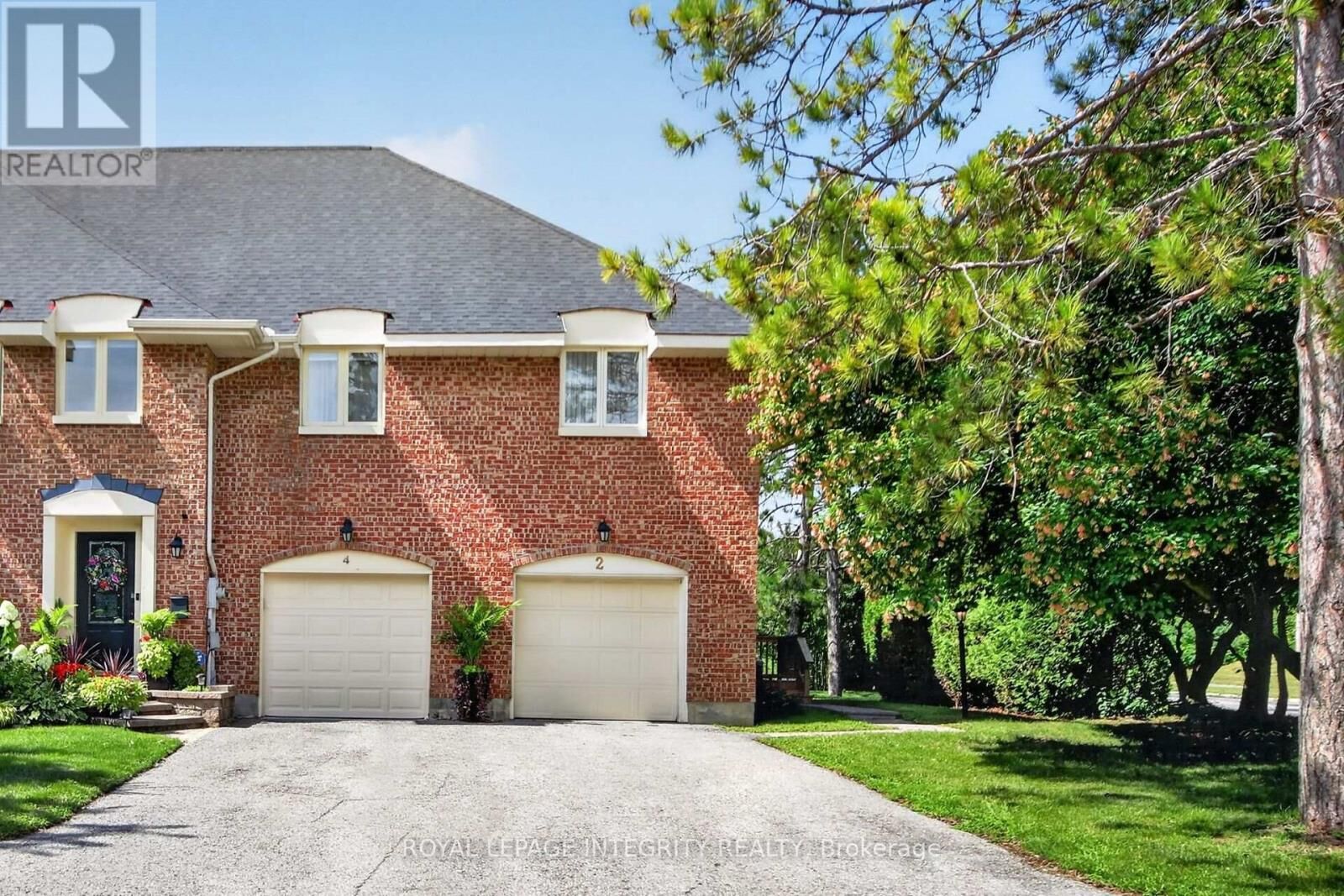 Property Photo: 2 Coady Way ON K2K 2B4
