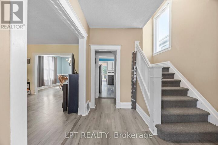 Property Photo: 125 Curtis Street ON N5P 1J4