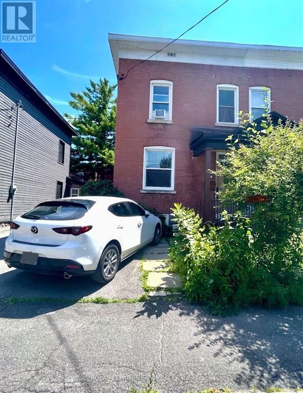 Property Photo: 60 Herridge Street ON K1S 0G9