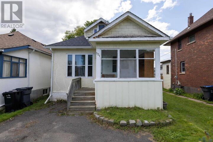Property Photo:  521 Vickers St S  ON P7E 1K1 
