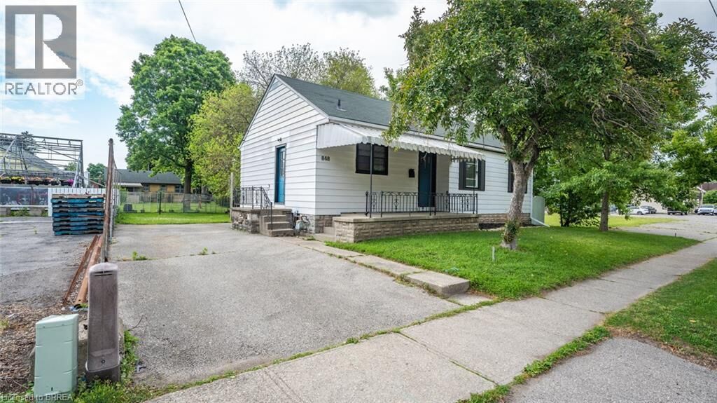 Property Photo:  848 Colborne Street East  ON N3S 3S9 