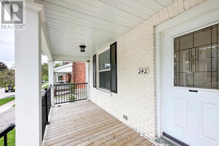 Property Photo:  242 Kendal Avenue 2  ON L1G 5B5 