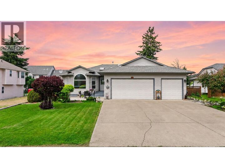 Property Photo: 381 Robin Drive BC V0E 1E0