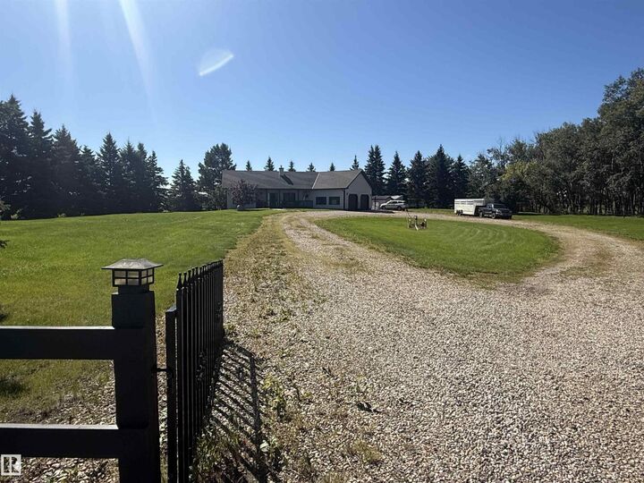 Property Photo: 27519 79 Av AB T7Z 1Y4