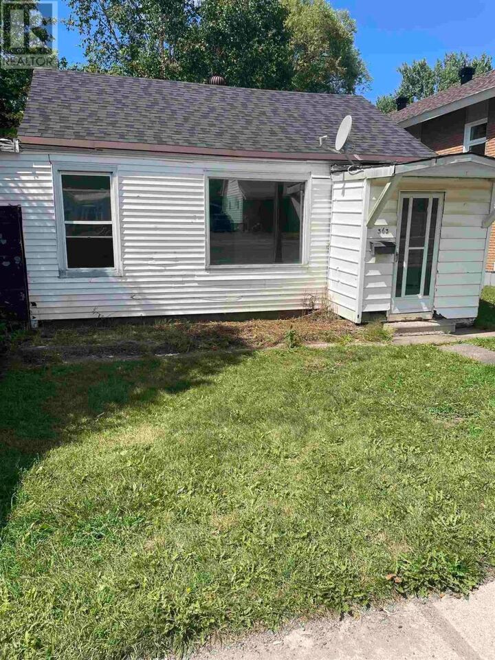 Property Photo: 363 Pim St ON P6B 2T9