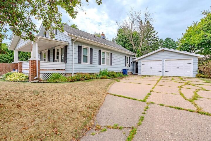 Property Photo:  822 Maryland Avenue  WI 54476 