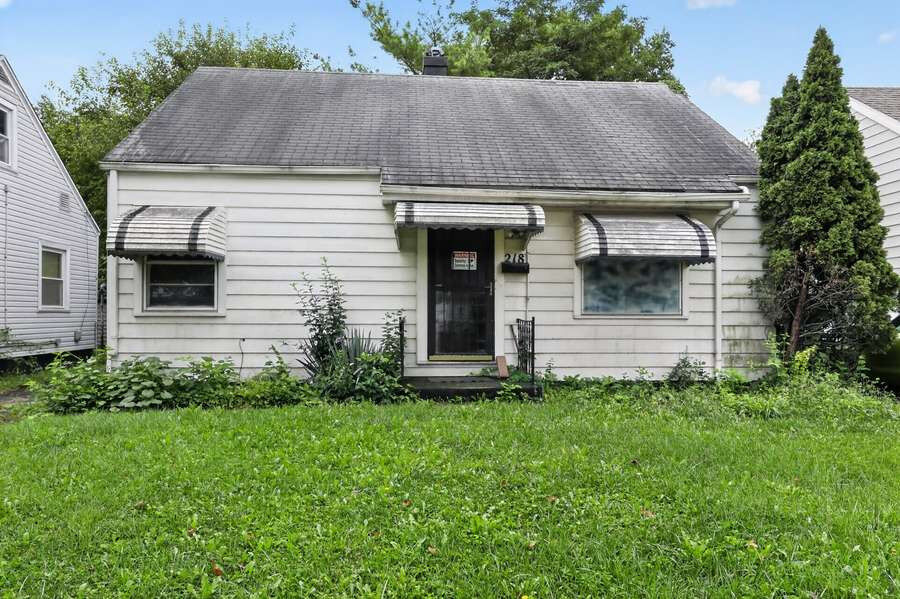 Property Photo: 218 N Delmar Avenue OH 45403