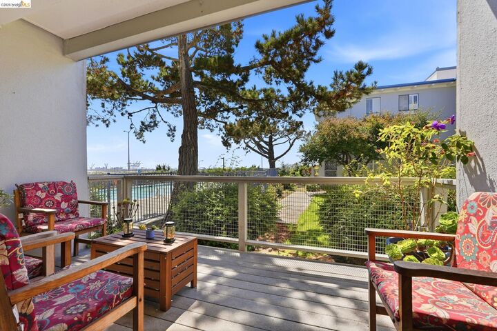Property Photo: 3 Commodore 158 CA 94608
