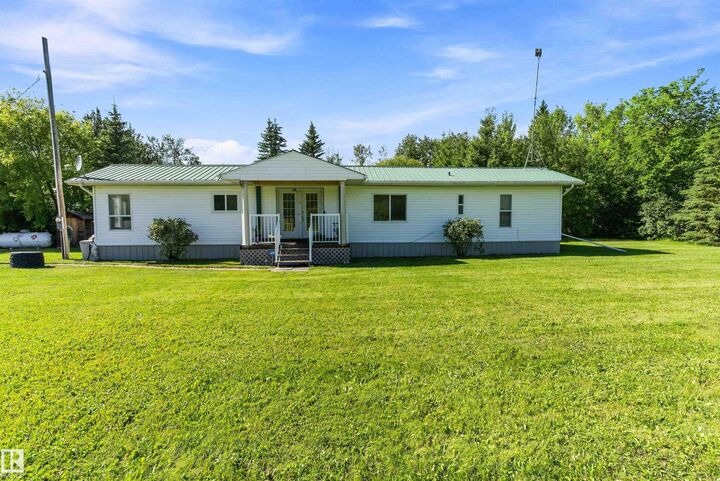 254054 Twp Road 460 — photo 1