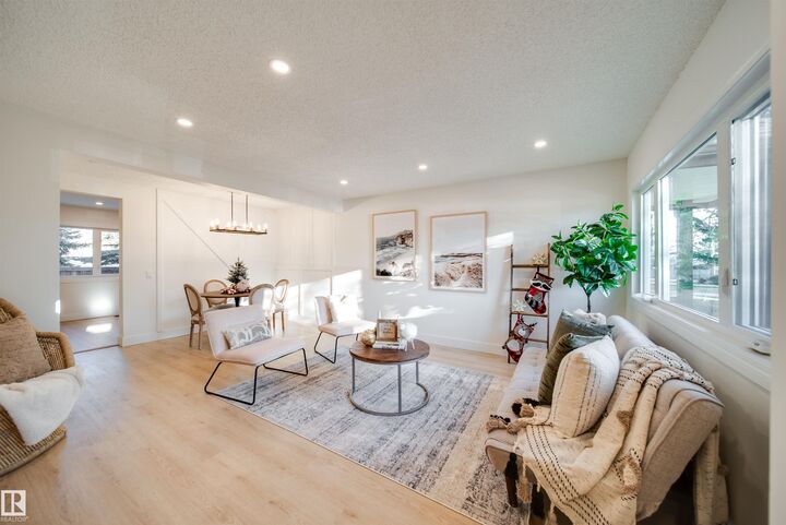 Property Photo: 14511 52 Street NW 18 AB T5A 4M6