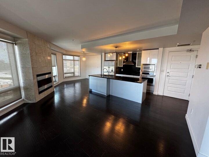 Property Photo: 10388 105 Street NW 1803 AB T5J 0C2