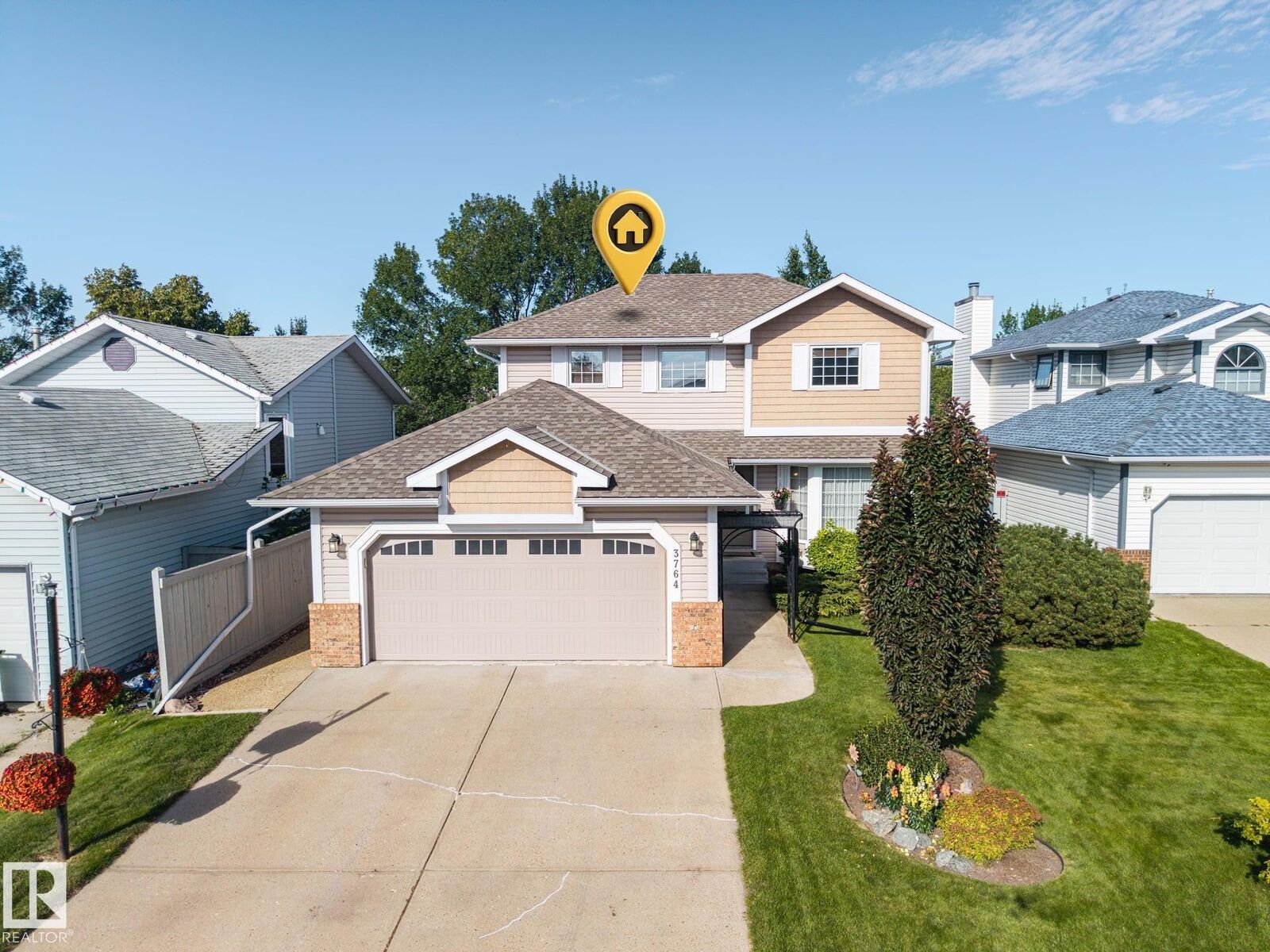 Property Photo:  3764 30 Street NW  AB T6T 1H6 