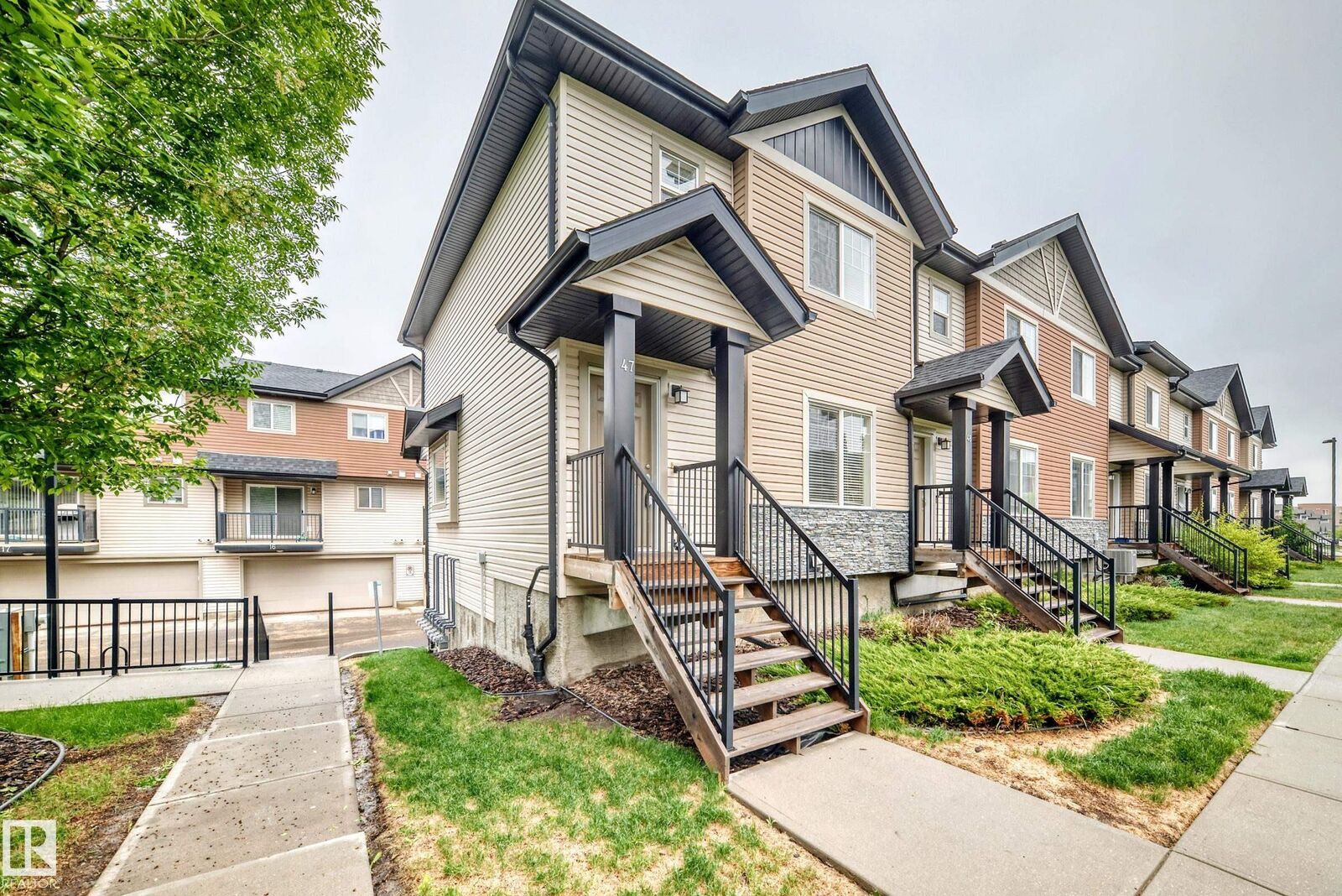 Property Photo: 12004 22 Avenue SW 47 AB T6W 0T1