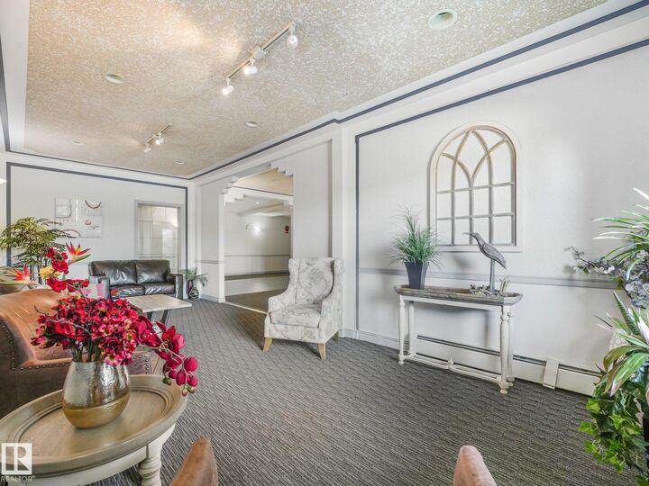 Property Photo:  10511 42 Avenue NW 114  AB T6J 7G8 