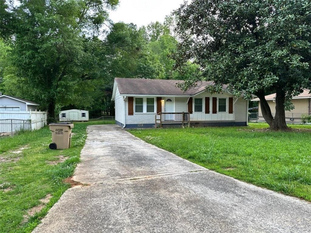 Property Photo: 8153 Attleboro Drive GA 30238