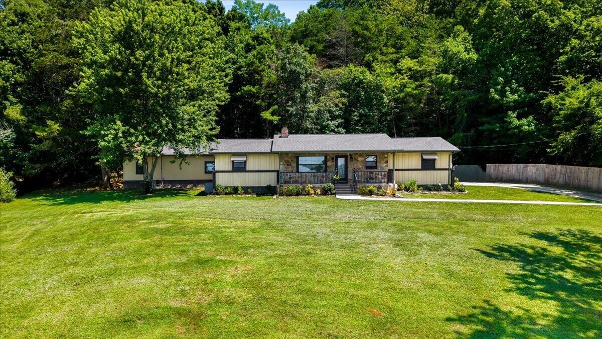 Property Photo: 9815 E Brainerd Road TN 37363