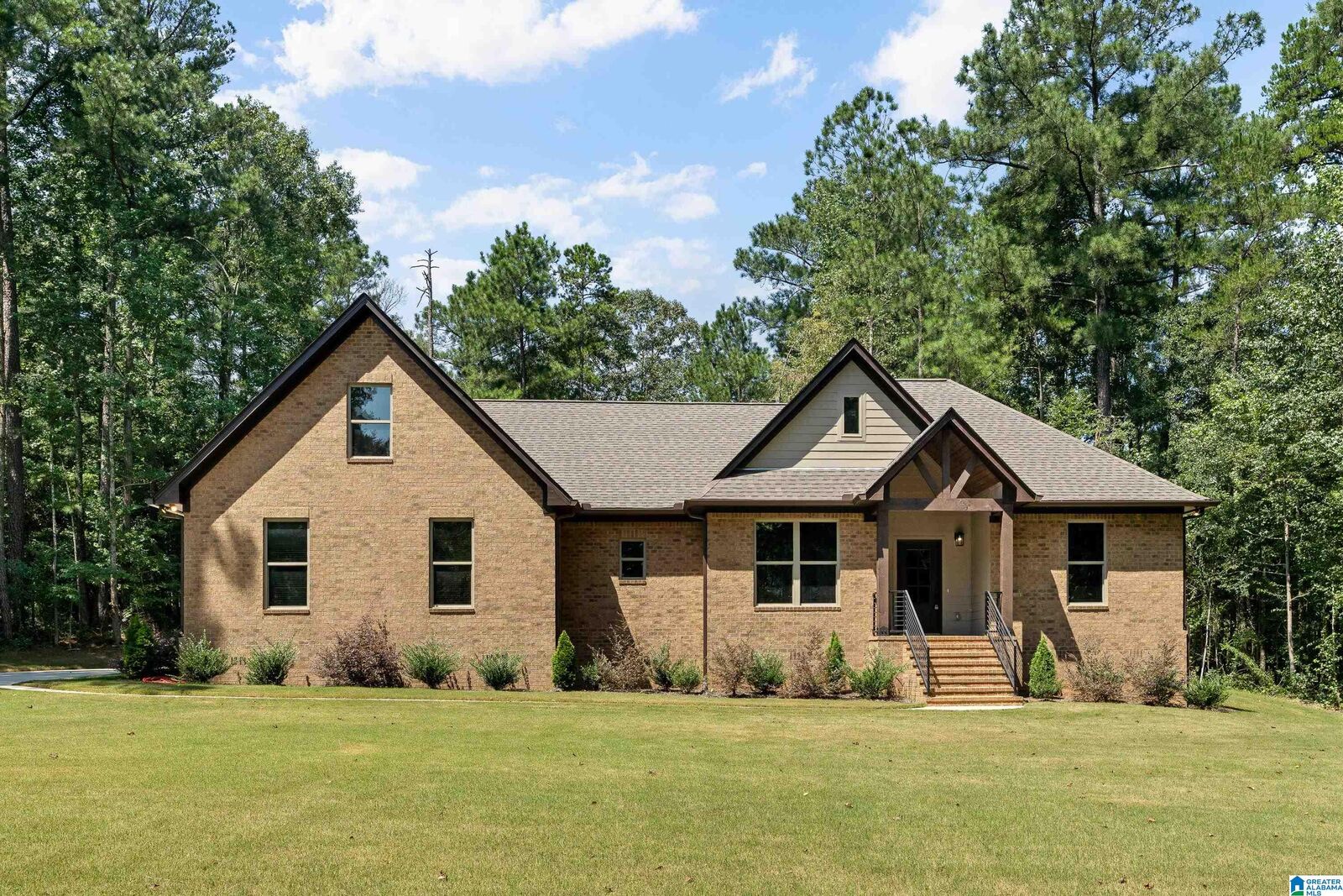 Property Photo: 435 Eagle Pointe Drive AL 35128